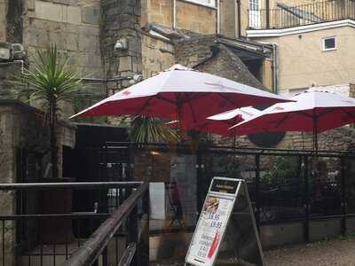 Ivy Cocktail Bar & Restaurant