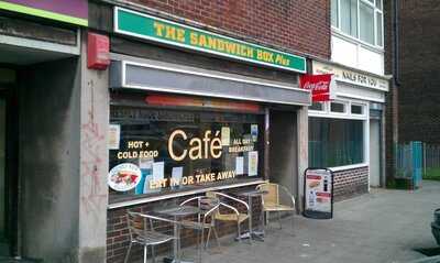 The Sandwich Box Plus