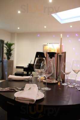 Seasons Restaurant & Lounge