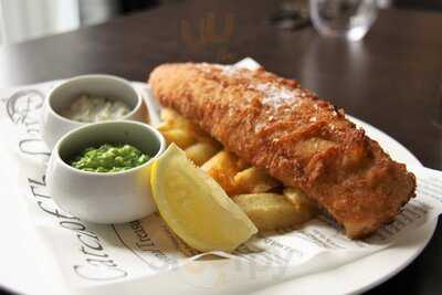 Seasons Restaurant & Lounge