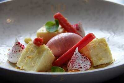 Seasons Restaurant & Lounge