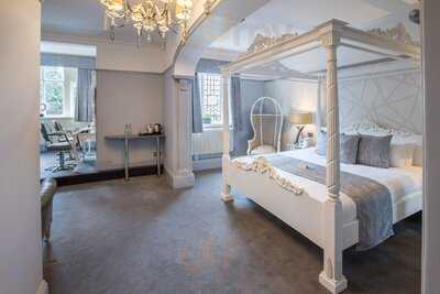 The Drawing Room Bar And Grill