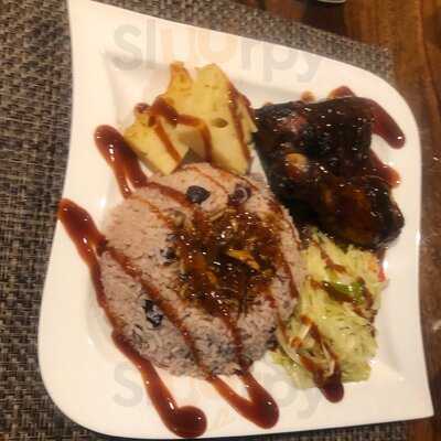 Comie's Caribbean Grill
