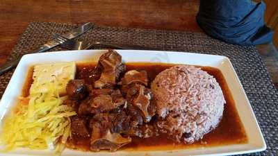 Comie's Caribbean Grill