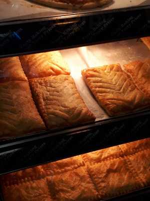 Poundbakery - Bury - The Rock