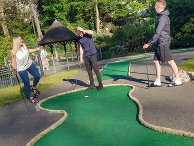 Squirrel Cafe And Mini Golf