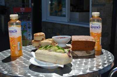 Squirrel Cafe And Mini Golf