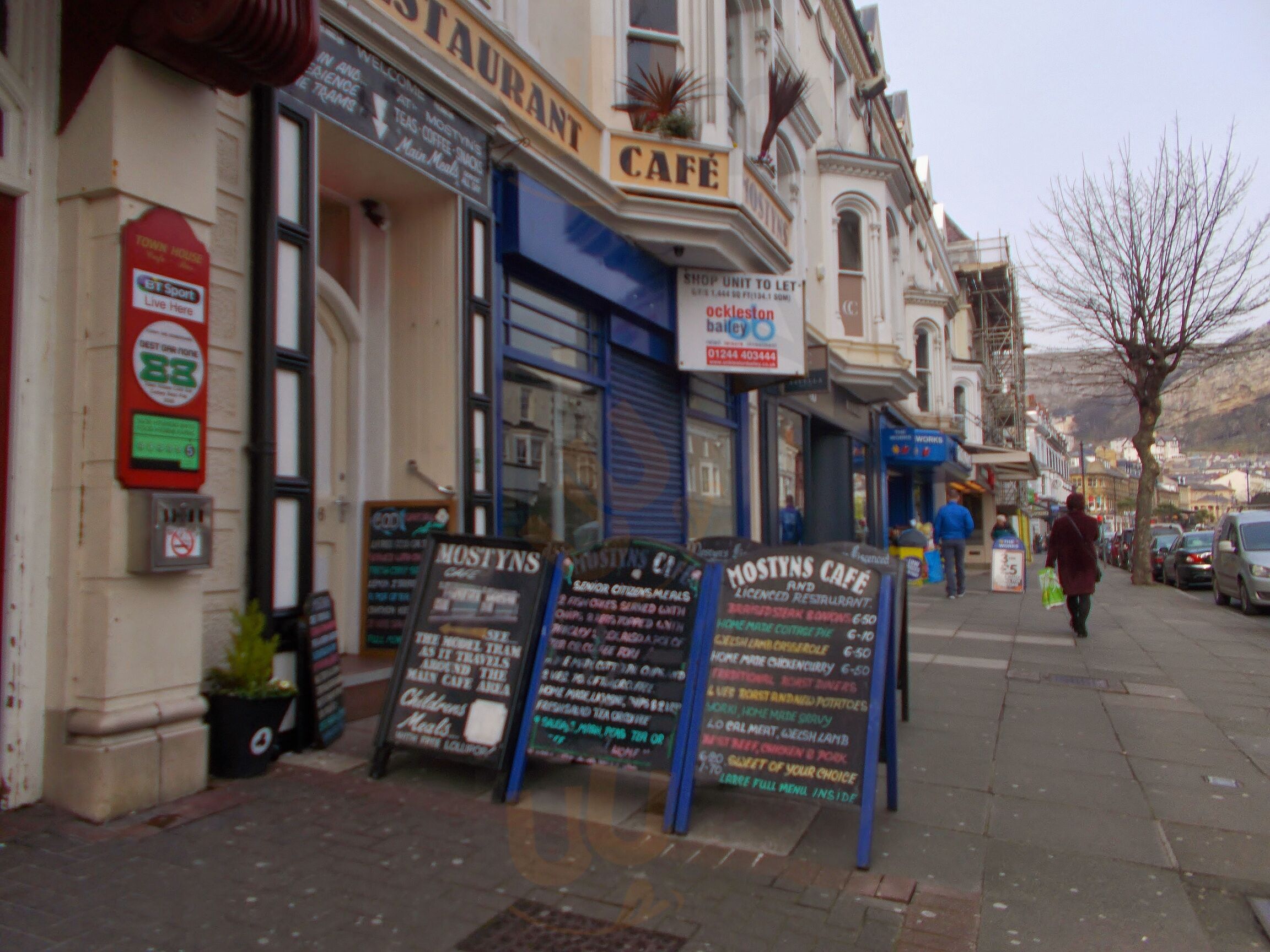 Mostyns Cafe Bar