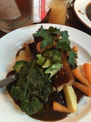 The Queen's Hotel Bar & Restaurant