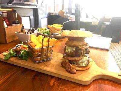 The Queen's Hotel Bar & Restaurant