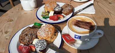 Love To Eat - Victoria Centre