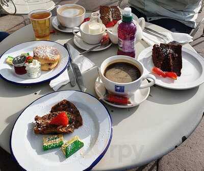 Love To Eat - Victoria Centre