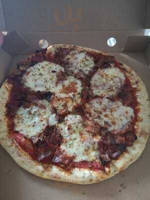 Teddys Pizza & Shakes