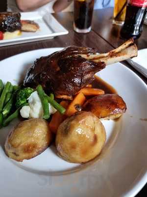 Acqua Restaurant & Bar