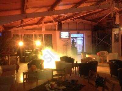 Market Central Cafe & Bar