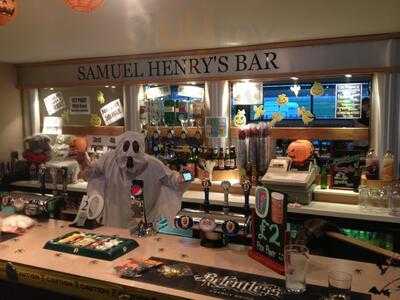 Market Central Cafe & Bar