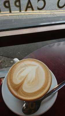 Carlton London Cafe & Bar