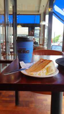 Carlton London Cafe & Bar