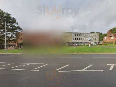 Carlton London Cafe & Bar