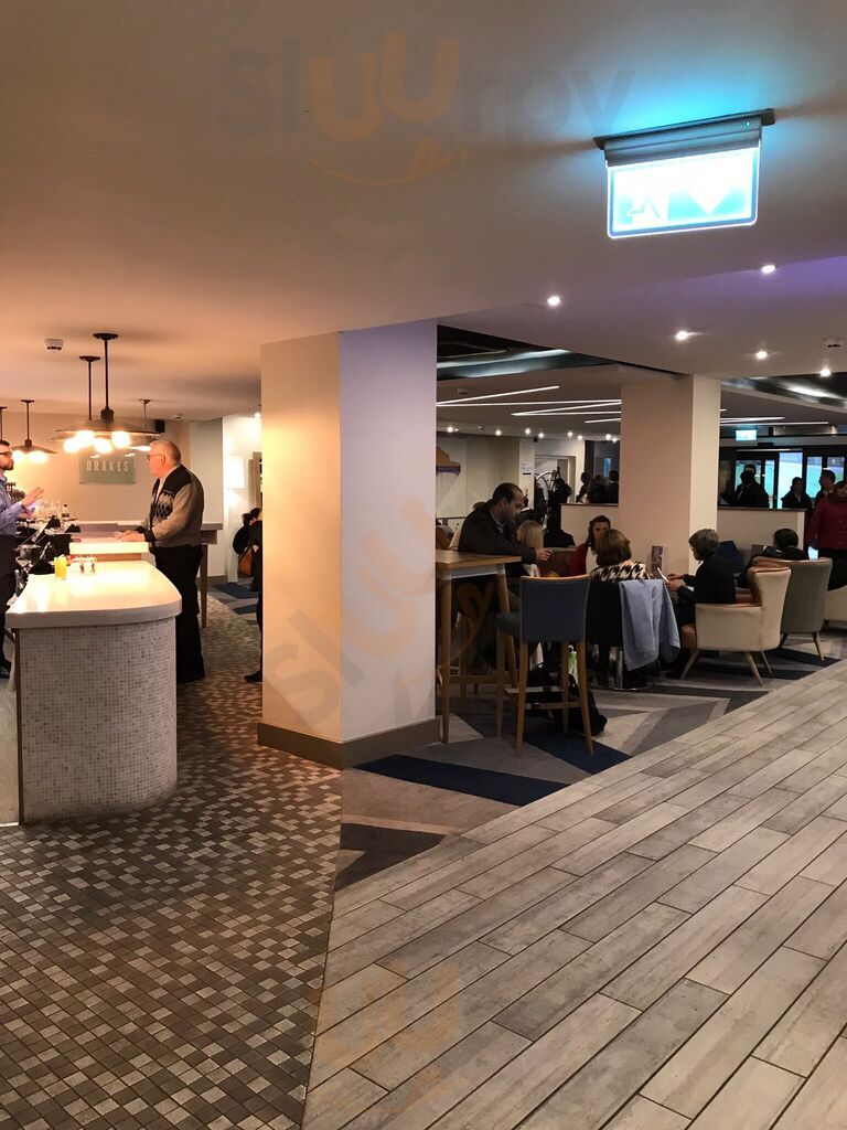 Drakes Lounge & Bar
