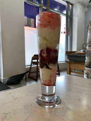 Luscious Dessert Lounge