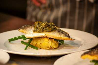 Tudor Bar And Brasserie