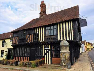 Tudor Bar And Brasserie