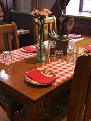 The Three Horseshoes