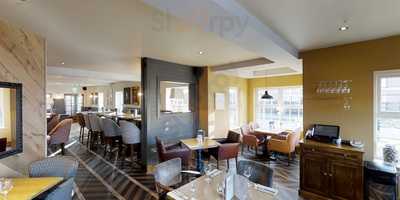 Goodwins Bar And Grill