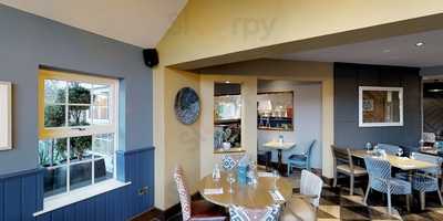 Goodwins Bar And Grill