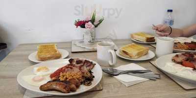 Riverside Breakfast Bar & Coffee Shop