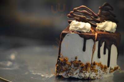 Melissa & Luna Cake Shop And Coffee Bar