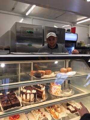 Melissa & Luna Cake Shop And Coffee Bar