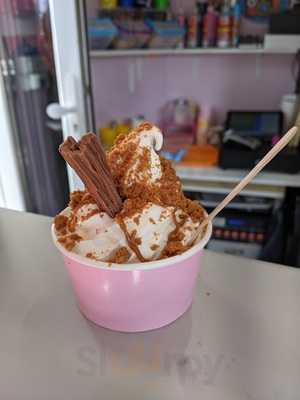 Molly's Ice Cream And Donuts