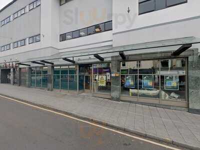 Swampy Johns Show Bar