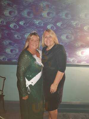 Hamptons Lounge Bar & Restaurant