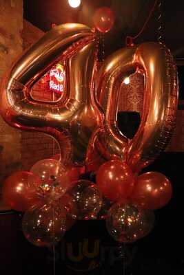 Hamptons Lounge Bar & Restaurant