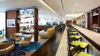 Kitchen & Bar – Eat. Drink. Connect.r