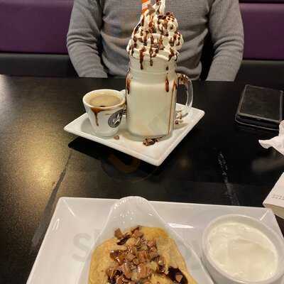 Creams Cafe