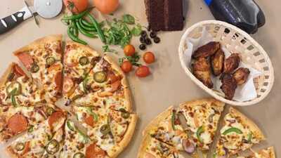 Caprinos Pizza - Photo 8