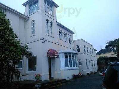 Bomboras Cafe Bar Pizzeria