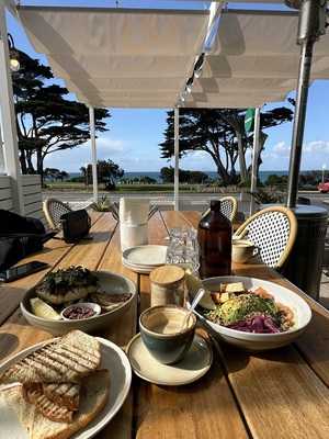 Bomboras Cafe Bar Pizzeria