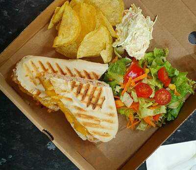 Flora's Shop & Restaurant