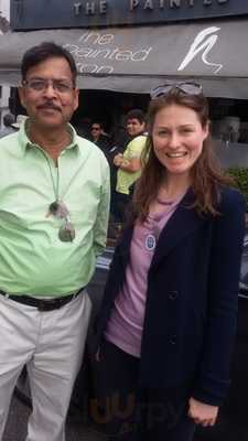 Dickens Bar And Brasserie