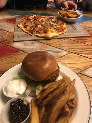The Tollgate Stonehouse Pizza & Carvery