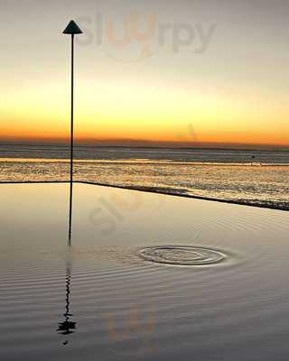 The Yacht Club Tearoom Bar