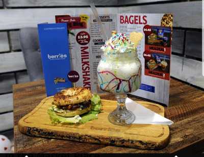 Berries Bagels & Shakes