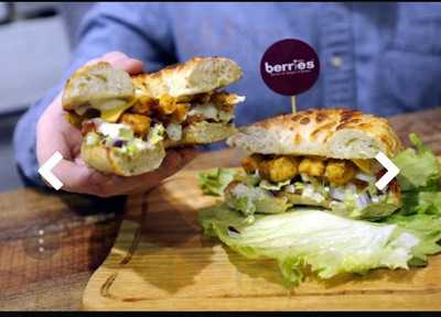 Berries Bagels & Shakes