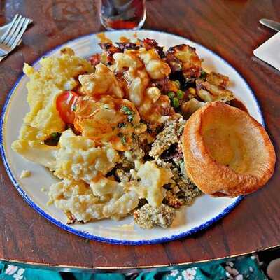 The Willow Tree Stonehouse Pizza & Carvery