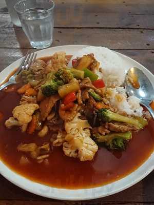Nooms' Kitchen Thai Cuisine
